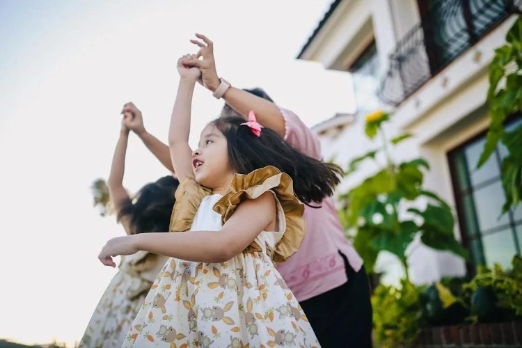 7 Tips Renovasi Kamar Anak Kembar Bergaya Klasik Modern