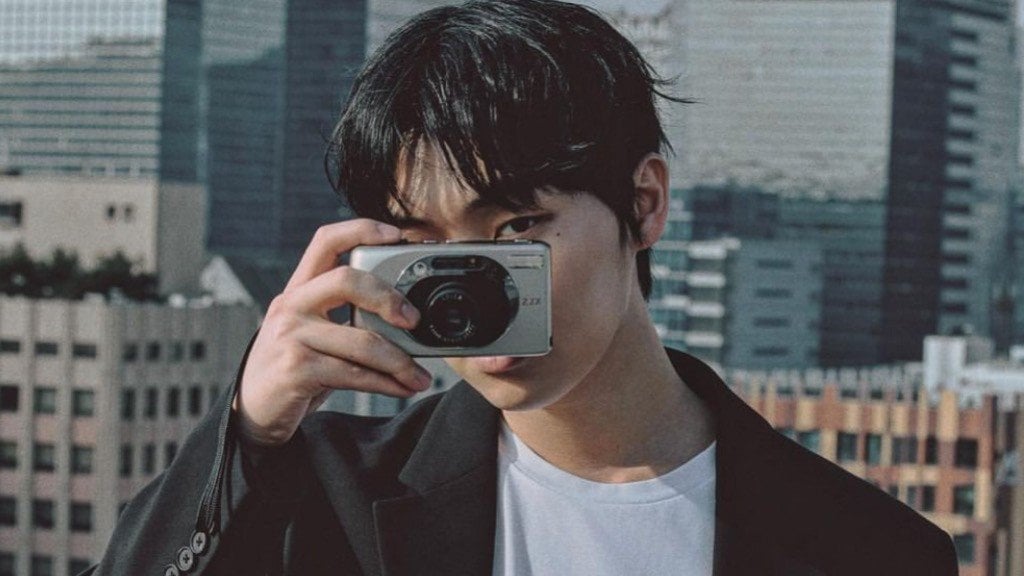 Terciduk! Aktor Choi Hyun Wook Diduga Posting Foto Telanjang di Instastory