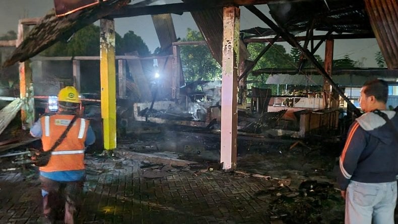 Belasan Warung Pujasera di Malang Terbakar, Warga Panik Dengar Ledakan 