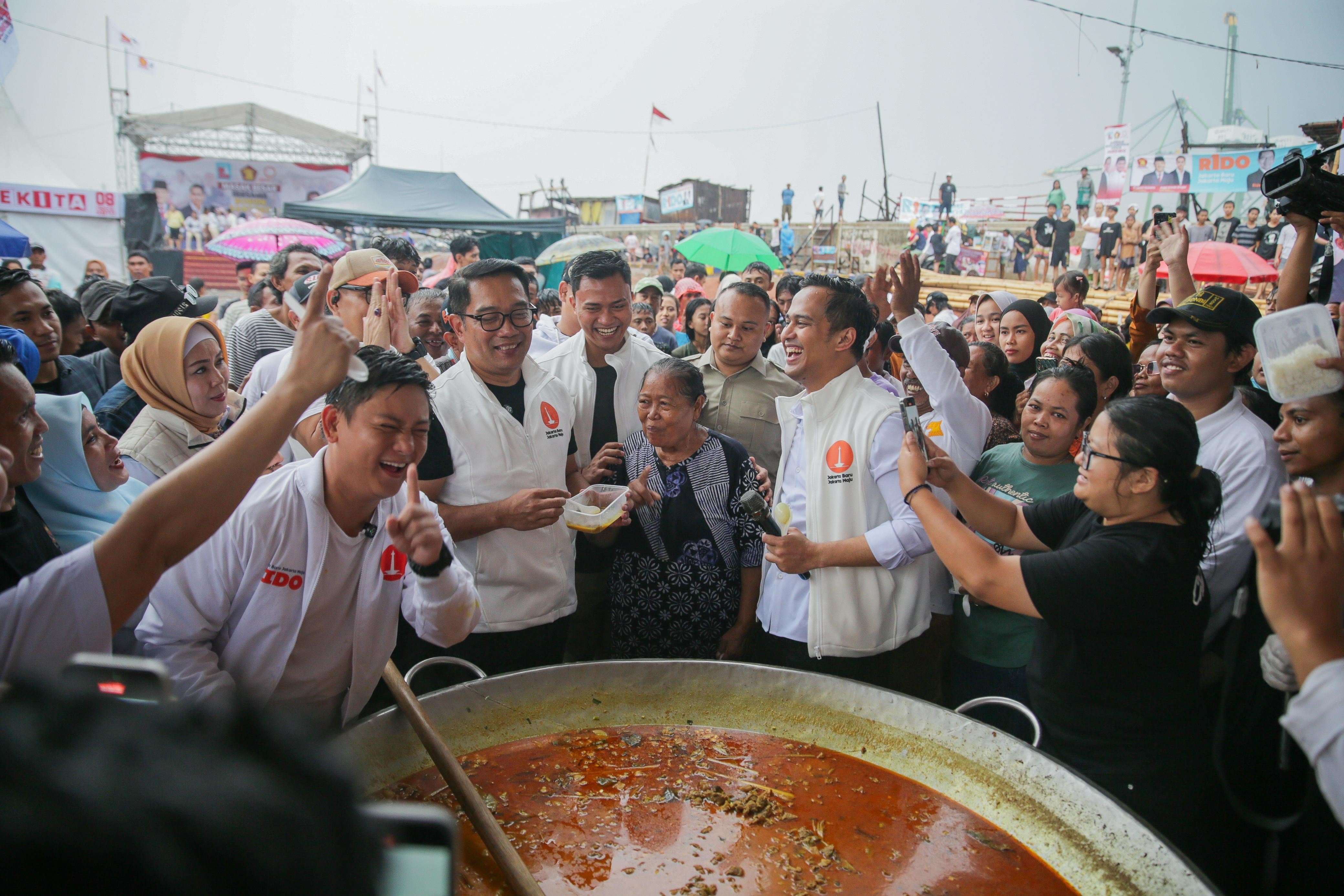 Dukung Program Makan Gratis Bergizi Prabowo, RK Masak Daging Sapi Bareng Bobon Santoso