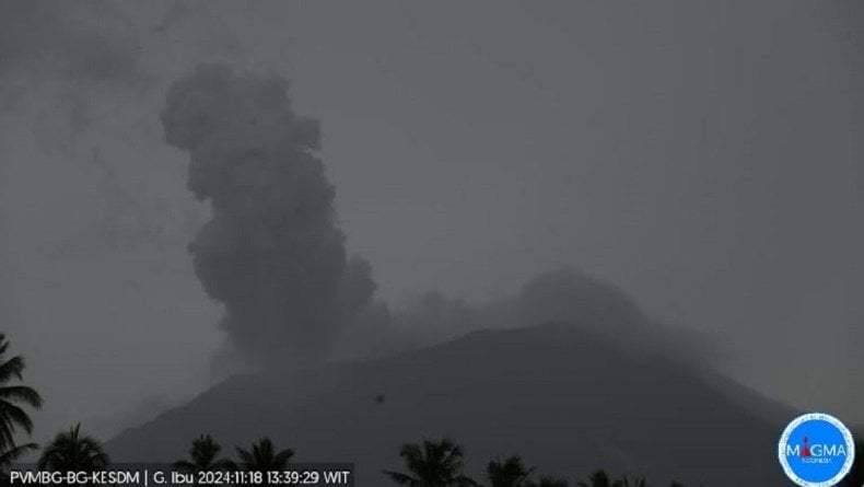 Gunung Ibu Erupsi Hari Ini, Muntahkan Abu Vulkanis Setinggi 700 Meter