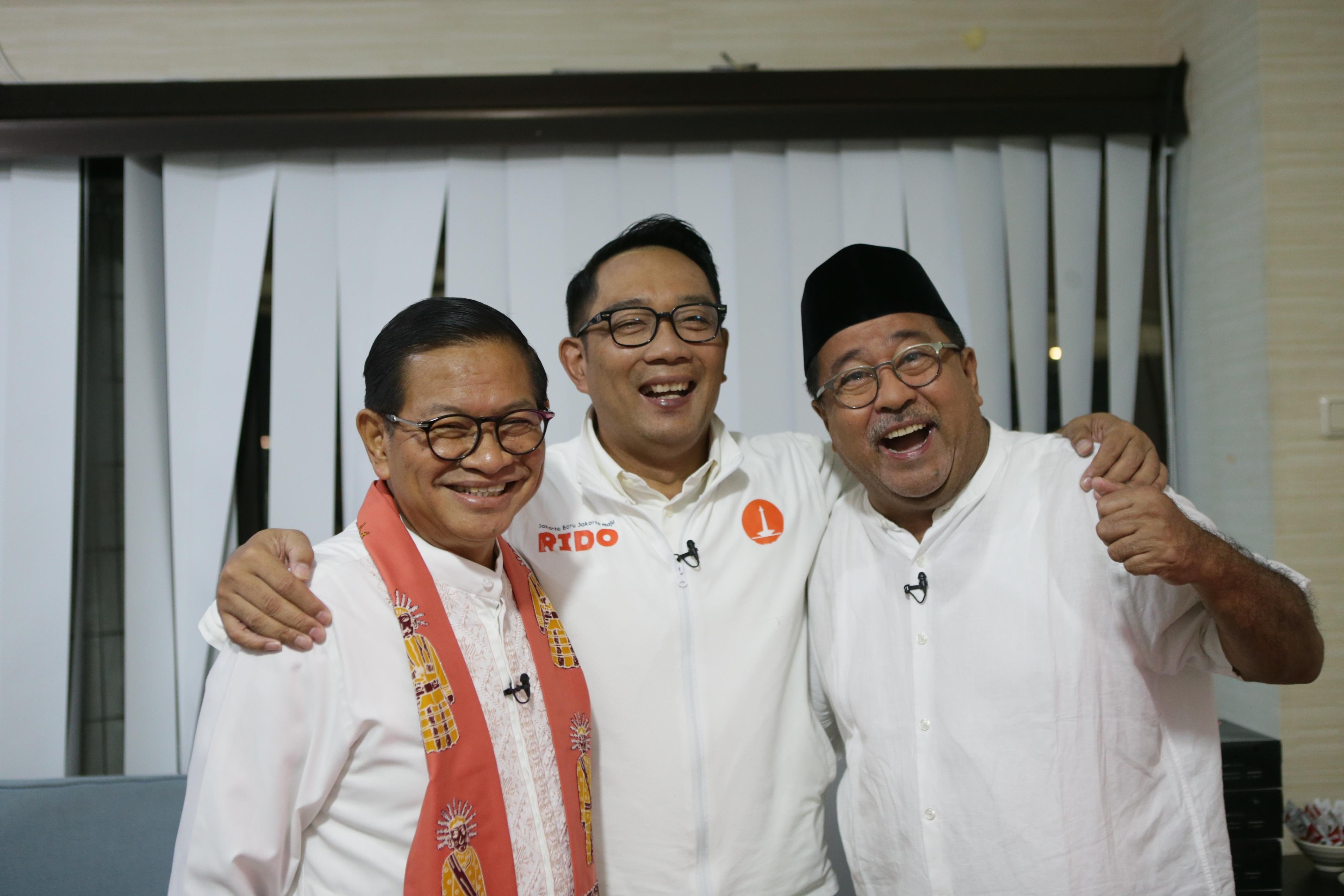 Momen Ridwan Kamil Peluk Pramono dan Rano Karno: Selamat untuk Kemenangan di Pilkada Jakarta