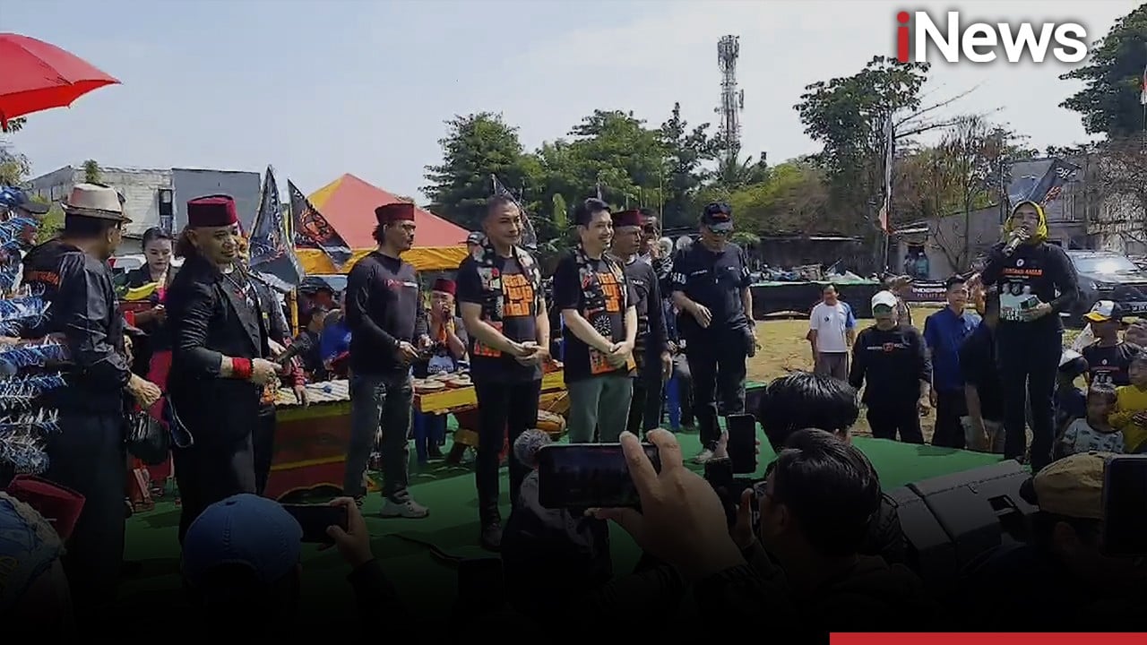 Kampanye Akbar Terakhir, Dharma-Kun Hanya Dikelilingi Sejumlah Warga Berdiri di Atas Terpal