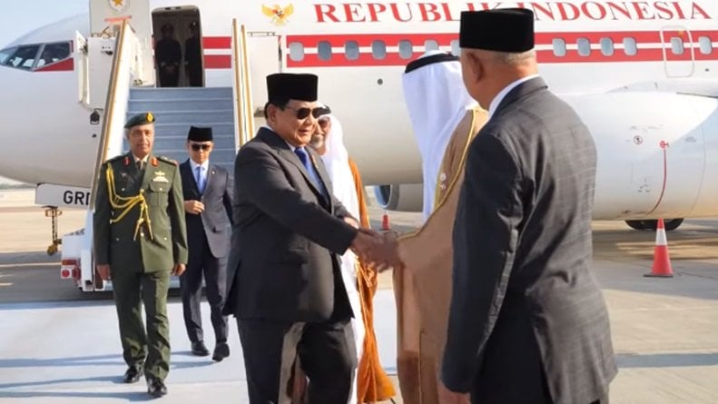 Prabowo Tiba di Abu Dhabi, Sempat dikawal 4 Pesawat Tempur saat Masuk Langit UEA