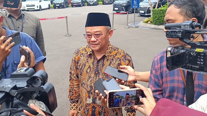 Mendikdasmen Menghadap Prabowo di Istana, Bahas Zonasi hingga Gaji Guru