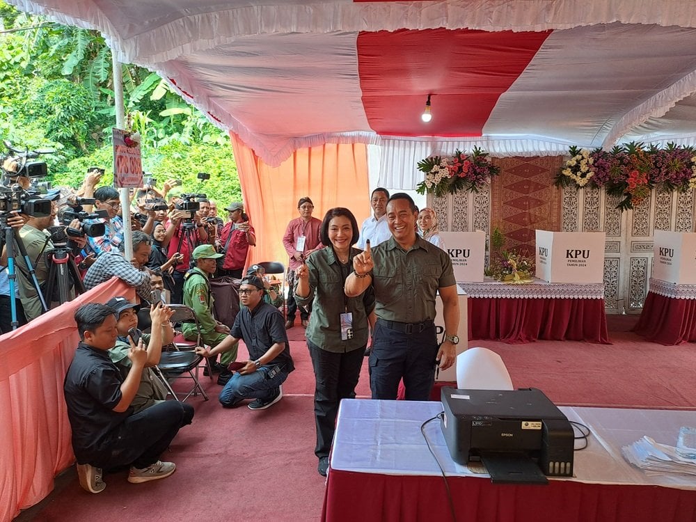 Andika Perkasa dan Istri Nyoblos di TPS Lempongsari Semarang, Siap Terima Apa pun Hasilnya