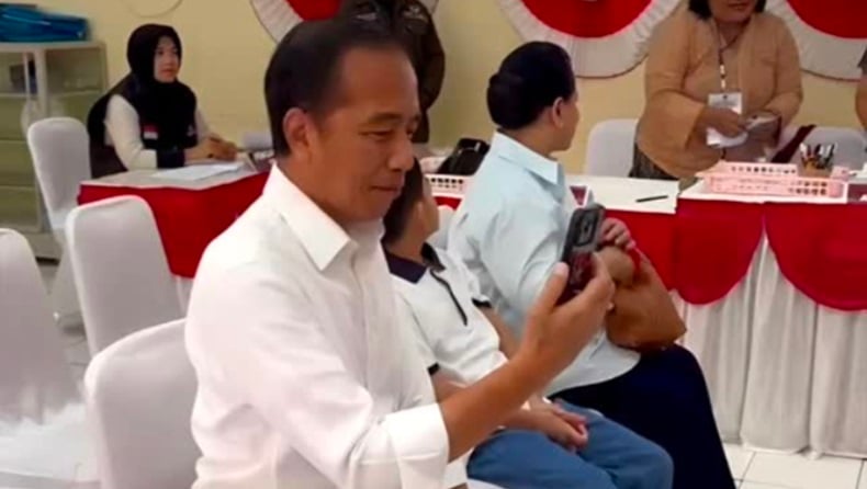 Jokowi Ngevlog saat Nyoblos Pilkada 2024 di Solo: Semuanya Gembira