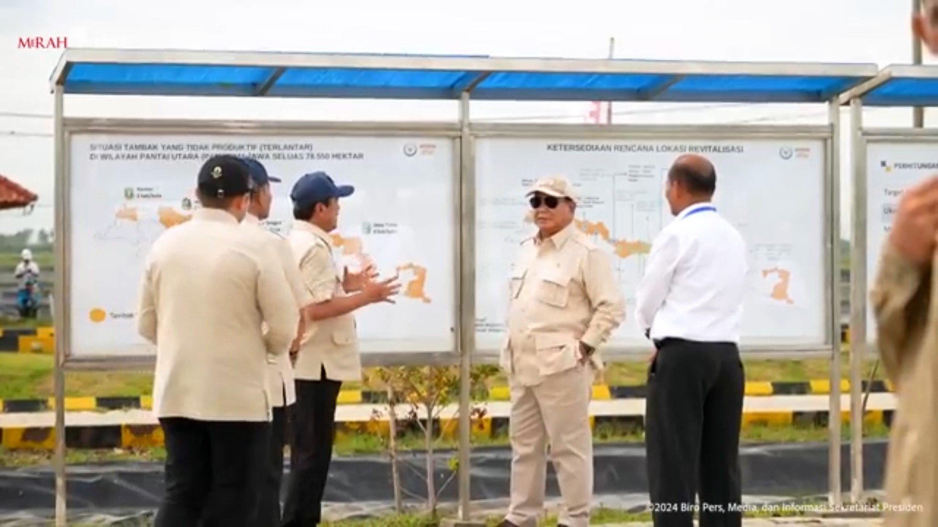 Kunjungan Kerja di Karawang, Prabowo Tinjau Tambak Budi Daya Ikan Nila 