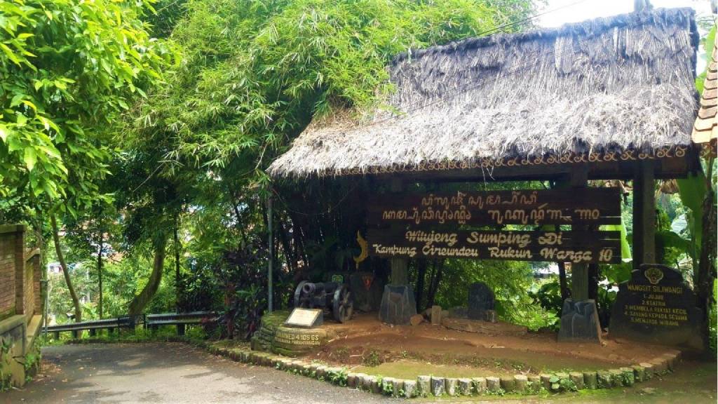 10 Tempat Wisata Cimahi, Nomor 3 Ada Kampung Adat dengan Tradisi Sunda yang Kental