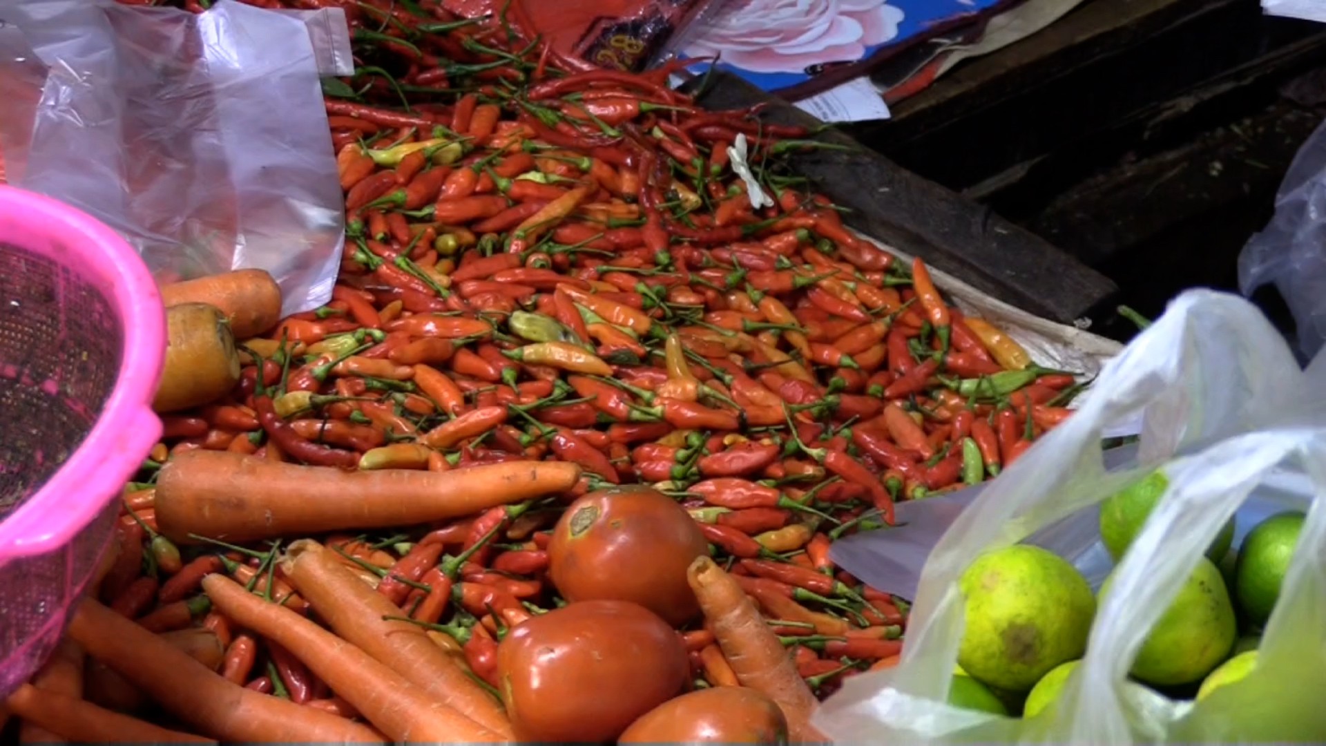  Jelang Nataru, Harga Cabai Rawit Hijau di Pasar Rawasari Tembus Rp60 Ribu per Kg