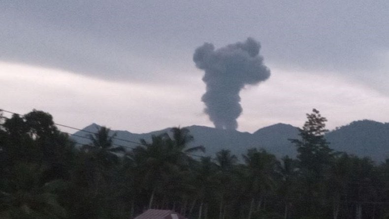 Gunung Dukono Meletus Hari Ini, Ketinggian Abu Vulkanis 1.000 Meter