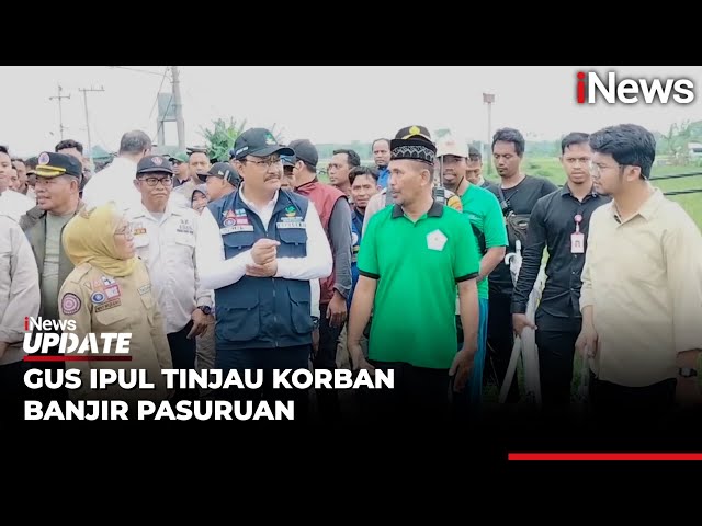 Naik Perahu Karet, Mensos Gus Ipul Tinjau Korban Banjir di Rejoso Pasuruan