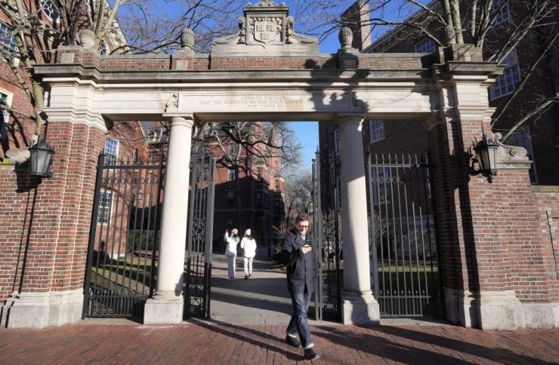 Trump Ancam Larang Universitas Harvard Terima Mahasiswa Asing Buntut Demo Pro-Palestina