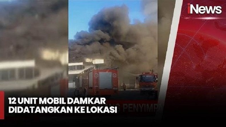 Kebakaran Gudang Kapas di Klapanunggal Bogor, Asap Hitam Pekat Membubung Tinggi