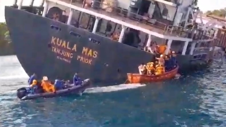 Tabrakan dengan Tanker, Kapal Kargo MV Kuala Mas Tenggelam di Perairan Bolok Kupang