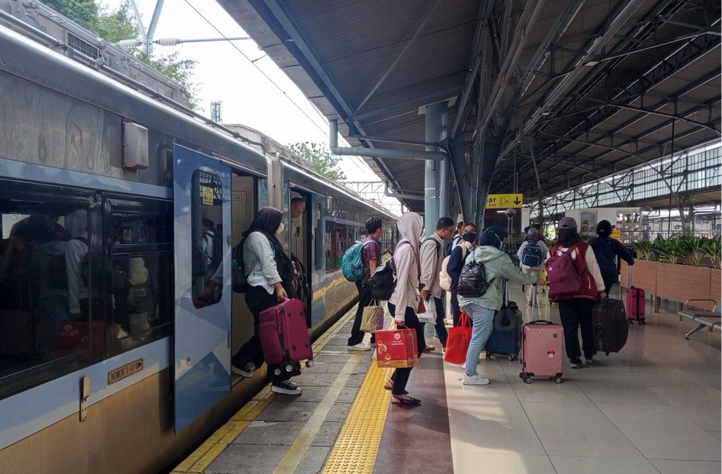 1,99 Juta Tiket Kereta Lebaran 2025 Sudah Terjual, 57,94 Persen dari Persediaan