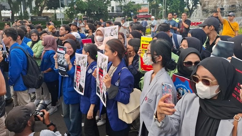 BEM SI Kerakyatan Demo di Patung Kuda, Tolak PPN 12 Persen