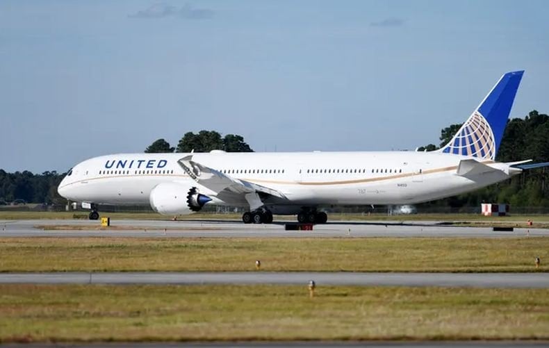 Pilot Lupa Bawa Paspor, Pesawat United Airlines Bawa 270 Orang Tujuan China Putar Balik ke AS