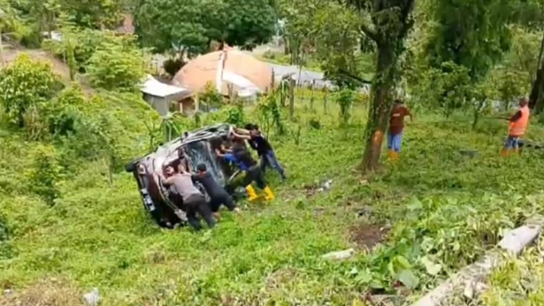 Kecelakaan di Maros, Mobil Bawa Rombongan Siswa SD Jatuh ke Jurang