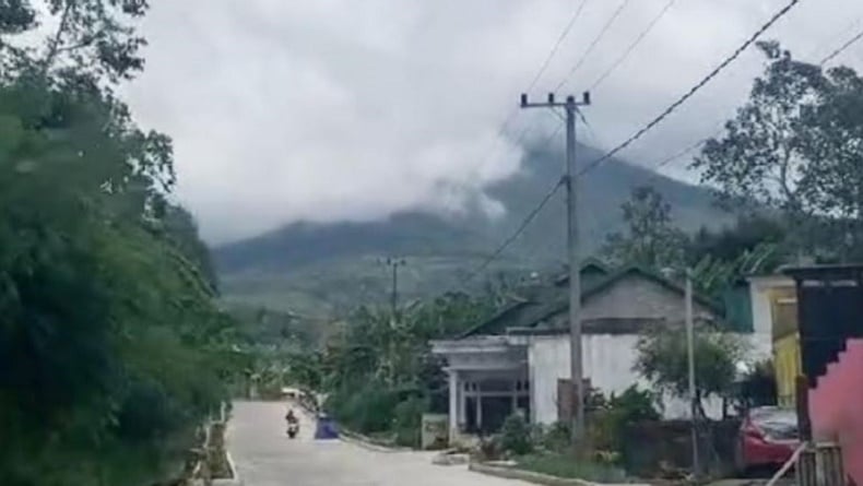 Viral Pengusaha Bakso Malang Perbaiki Jalan Desa, Sudah 15 Tahun Rusak Tak Diperbaiki