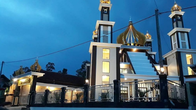 Tak Hanya Jalan, Pengusaha Bakso asal Malang Juga Bangun Masjid dan Fasilitas Pendidikan Al Quran