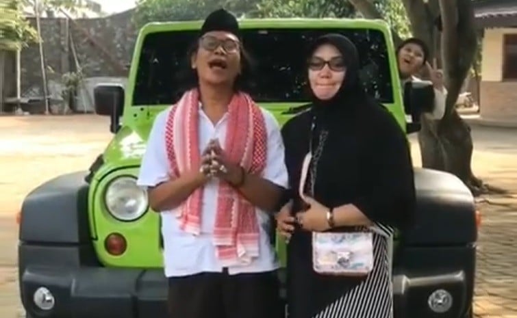 Mandra Pilih Nikmati Hari Tua Mobilan Naik Jeep, Ajak Anak Berpetualang