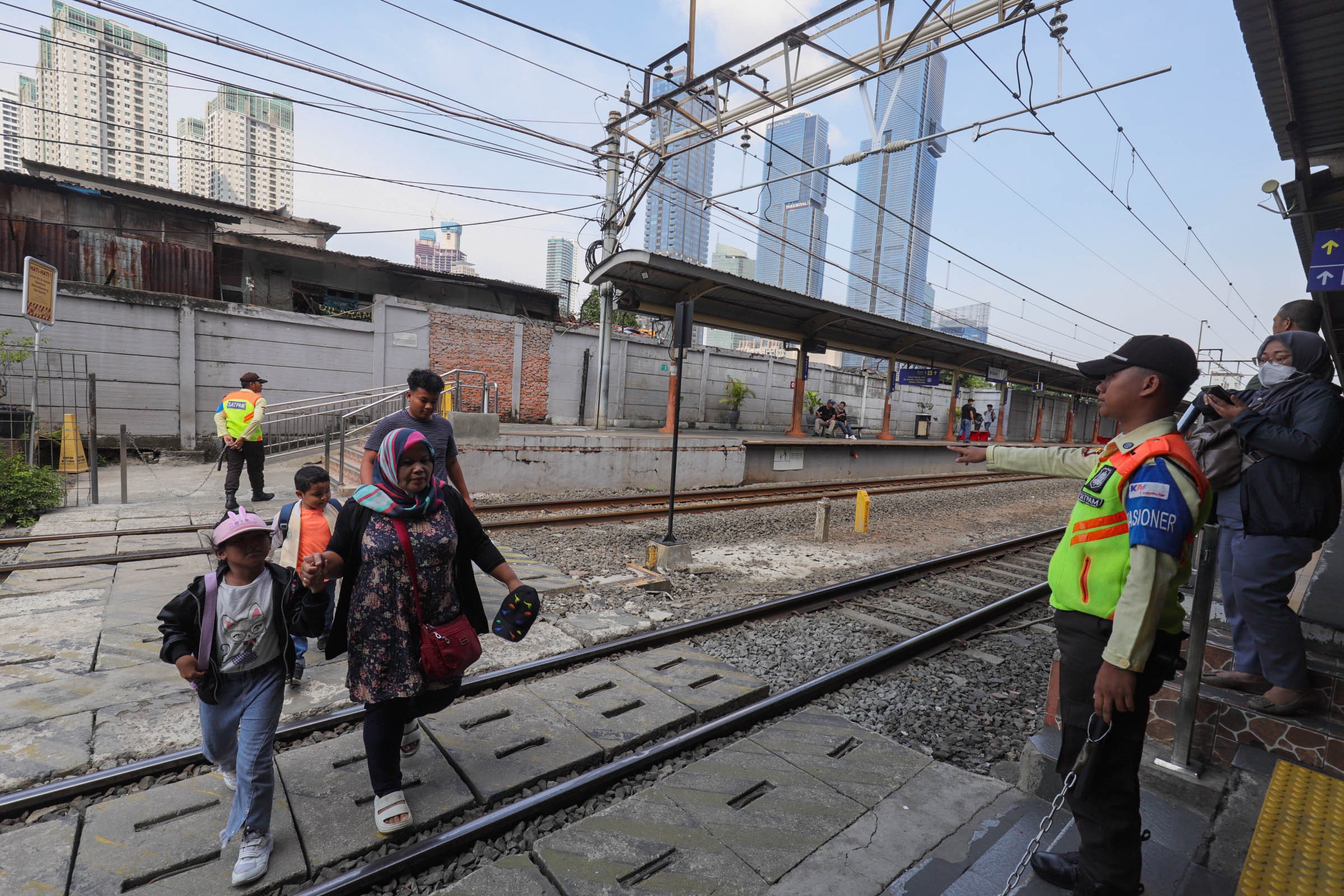 Menhub Sebut bakal Ada Jalan Tembus Antara Stasiun BNI City dan Stasiun Karet