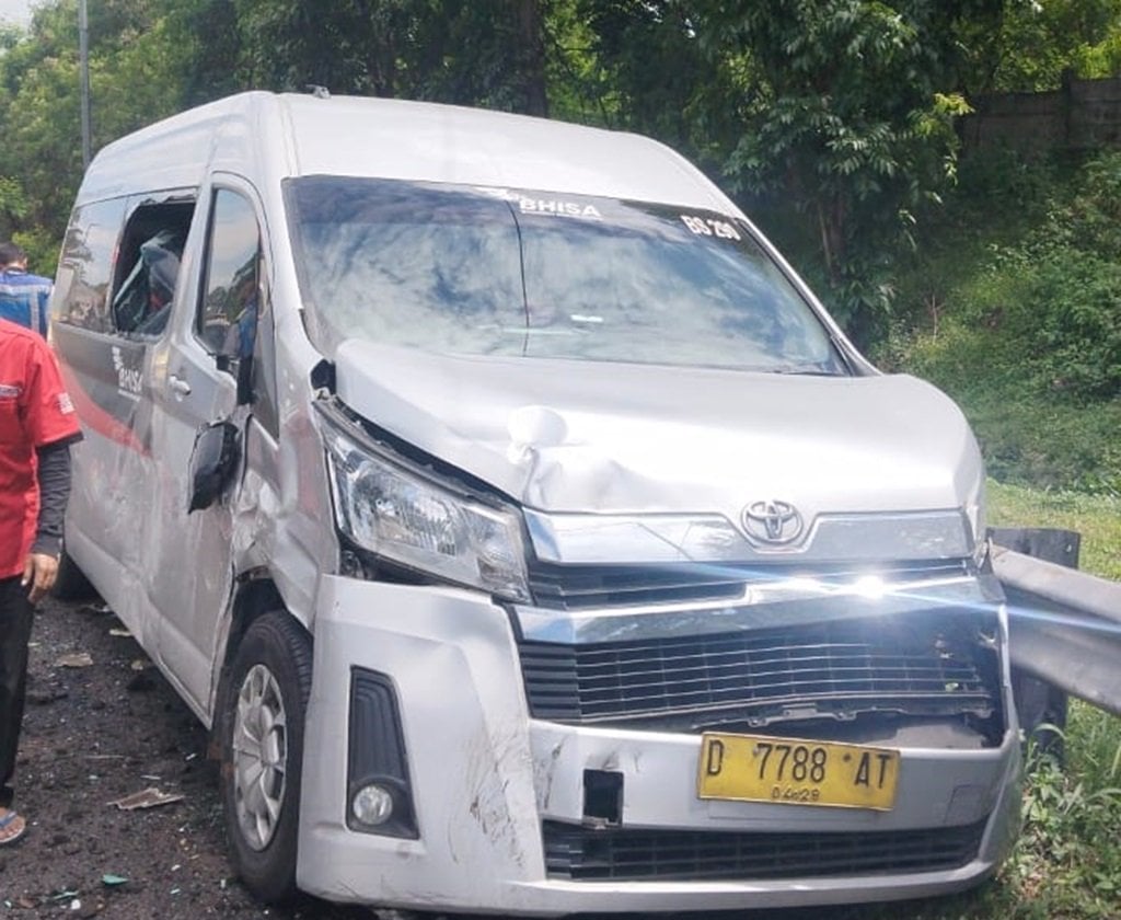 Kronologi Kecelakaan Beruntun di Tol Cipularang KM 97 hingga Sebabkan Kendaraan Ringsek dan 2 Orang Terluka