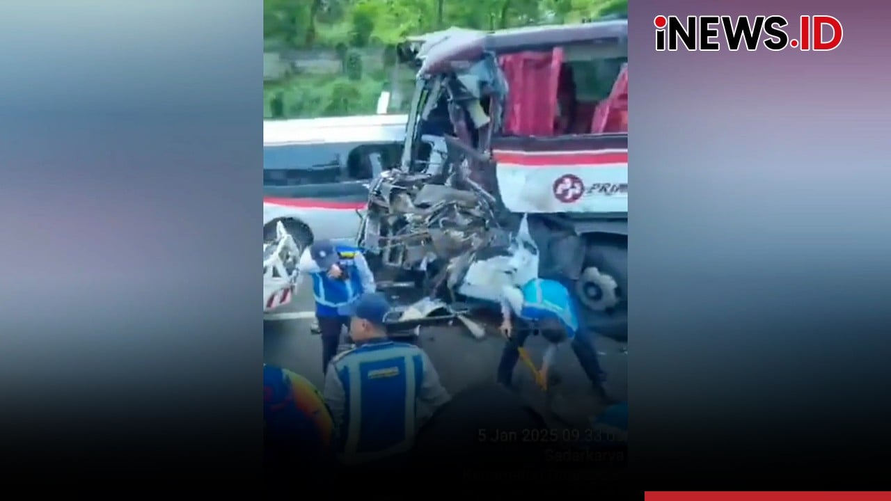 Tak Kuat Nanjak, Truk Sebabkan Kecelakaan Beruntun di Tol Cipularang