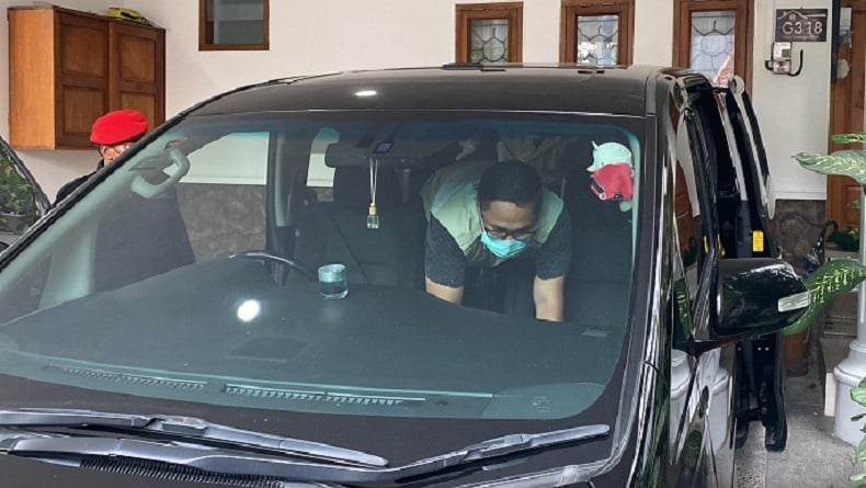 Mobil Hasto di Garasi Rumah juga Digeledah Penyidik KPK