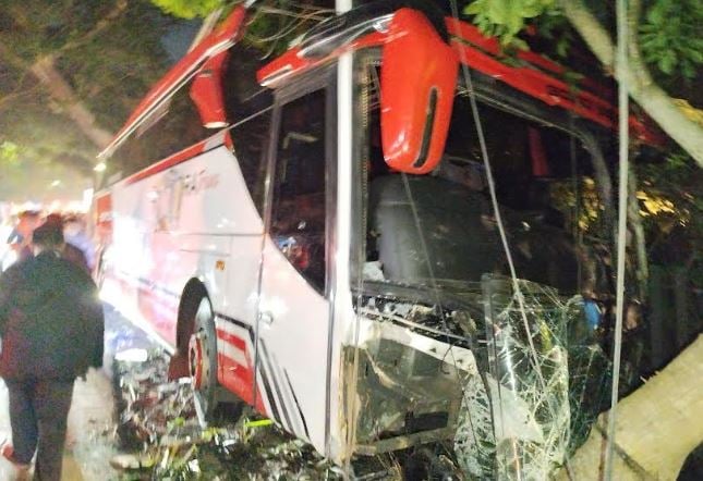 Breaking News: Bus Pariwisata Tabrak 6 Kendaraan di Kota Batu, 4 Orang Tewas