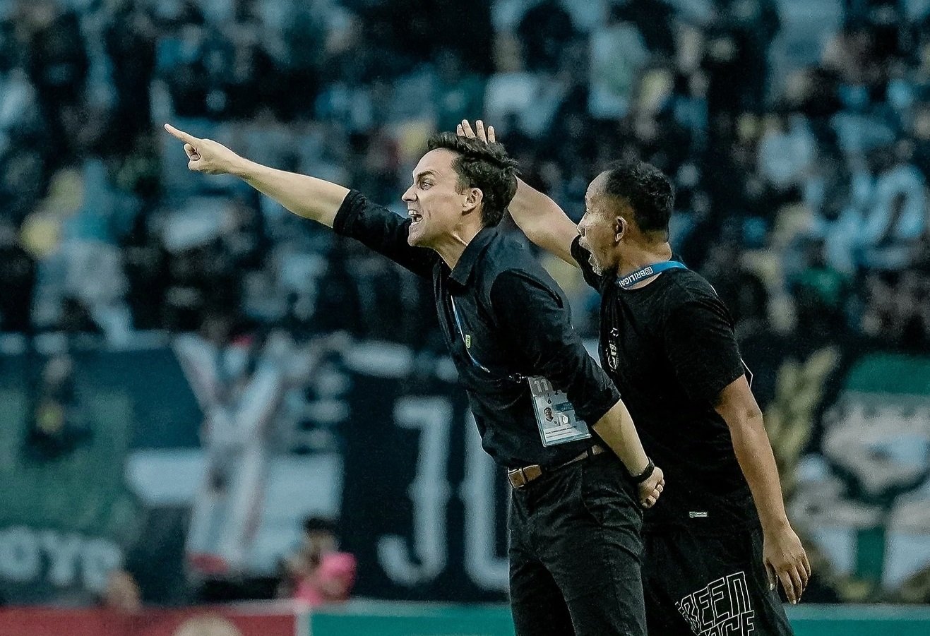 Kritik Kualitas Wasit Liga 1, Pelatih Persebaya Ngamuk Minta Bertemu Erick Thohir