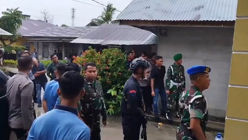 Persembunyiannya Dikepung Puluhan Aparat Gabungan, Desertir TNI Lolos Lewat Gorong-Gorong