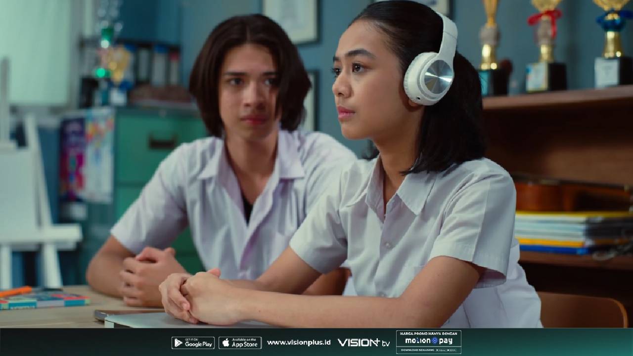 Arya Mohan Bikin Heboh! Nostalgia Seru Masa Putih Abu-Abu di Catatan Akhir Sekolah The Series