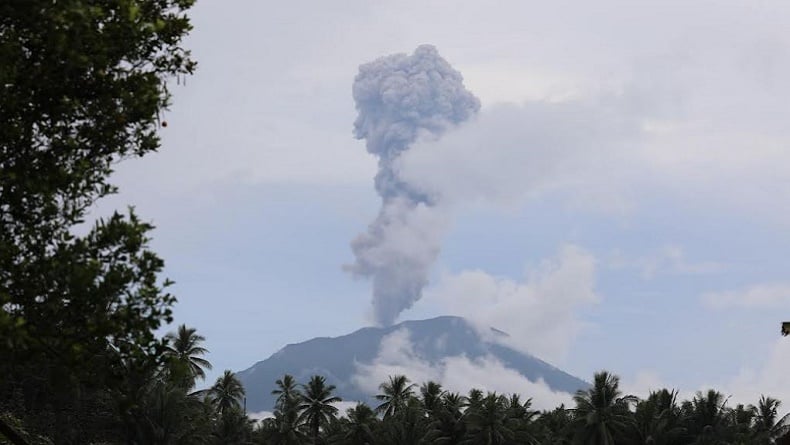 Update Erupsi Gunung Ibu di Halmahera Barat Malut, 182 Orang Mengungsi