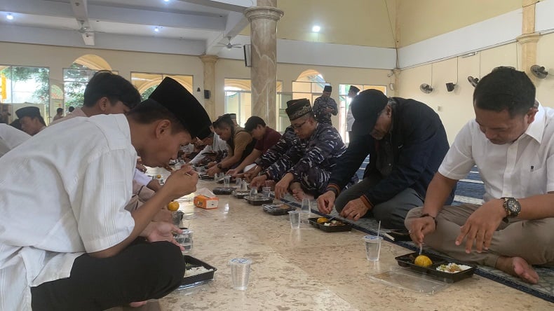 Koarmada RI Gelar Makan Bergizi Gratis di Cileungsi, Dukung Program Pemerintah