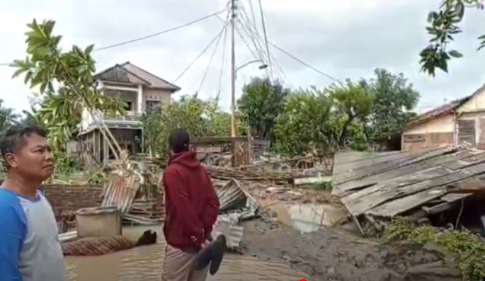 Tanggul Kali Bodri Jebol, Banjir Terjang 6 Kecamatan di Kendal, Belasan Rumah Ambruk