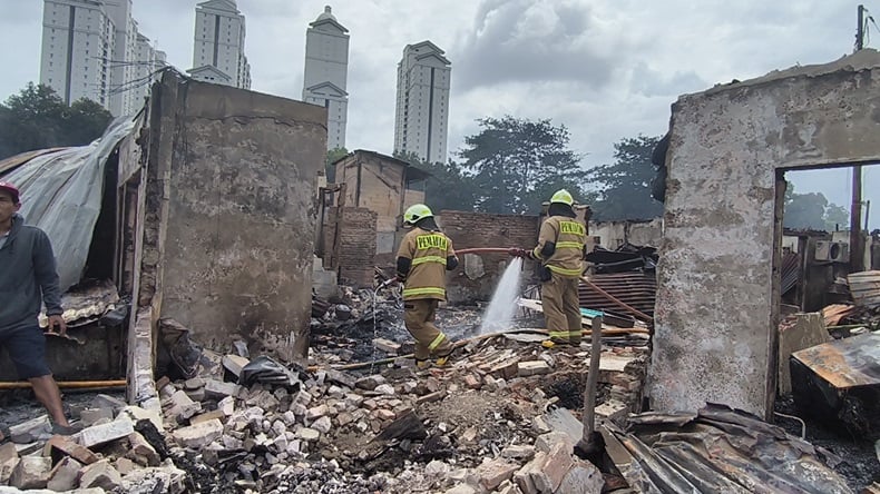 Penampakan Ratusan Rumah di Kemayoran Hangus Terbakar, Ribuan Orang Mengungsi 