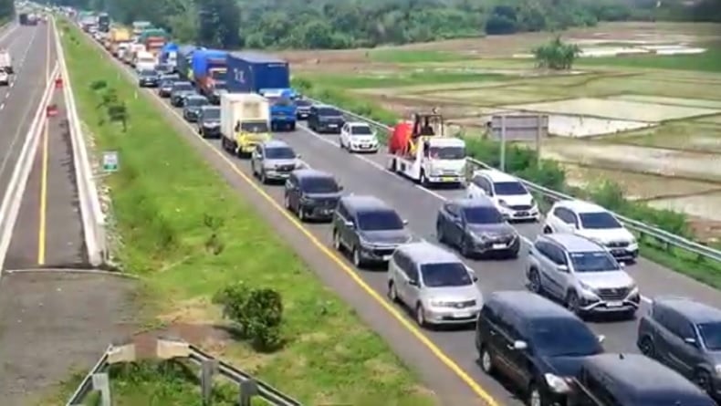 Libur Panjang Isra Miraj-Imlek, Lalin Simpang Bawen Semarang Macet Parah