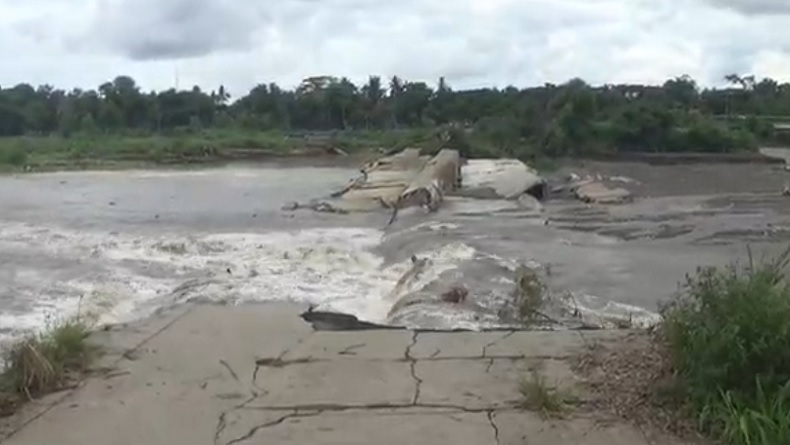 Groundsill Jembatan Srandakan Rusak Parah Diterjang Arus Deras Luapan Sungai Progo