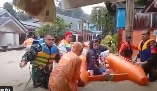 Banjir Bandang Terjang Bengkayang, Ribuan Rumah di 11 Kecamatan Terendam