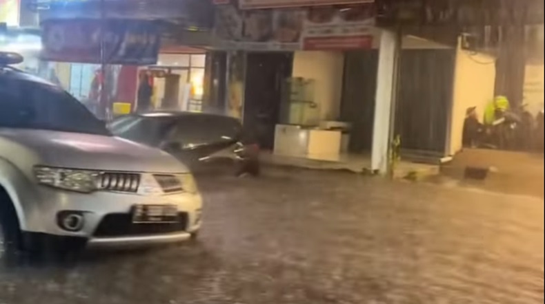 Banjir Jakarta Berangsur Surut, 21 Ruas Jalan Masih Terendam 