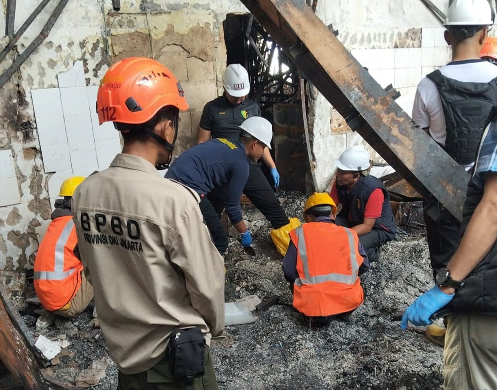 1 Kantong Jenazah Korban Glodok Plaza yang Baru Dievakuasi Ditemukan di Lantai 8 Area Dapur 