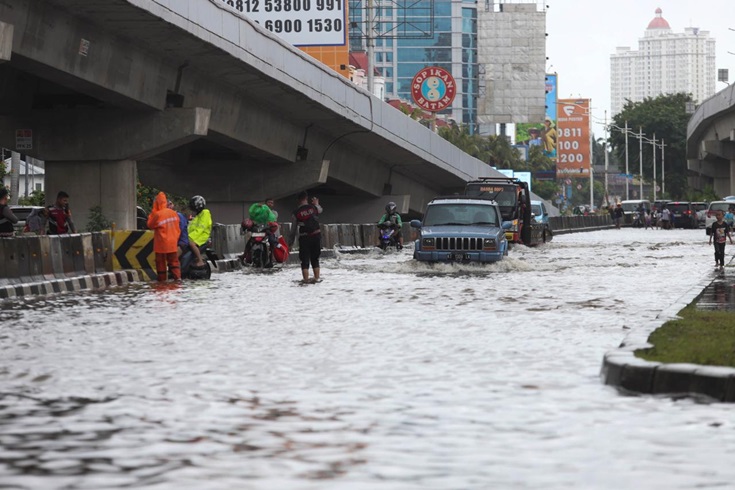 19 Ruas Jalan di Jakarta Terendam Banjir Imbas Hujan Deras, Ini Rinciannya