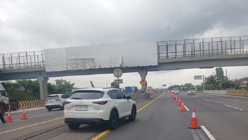 Volume Kendaraan Meningkat, Contraflow Diberlakukan di Tol Cikampek Arah Jakarta