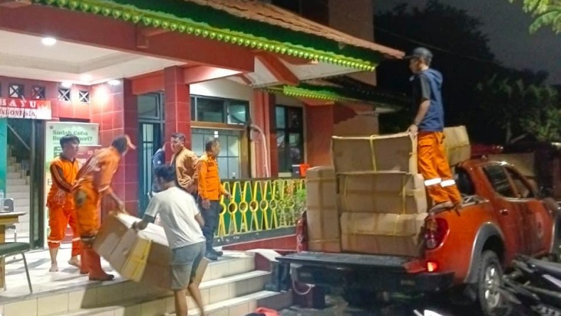 2.038 Orang Mengungsi akibat Banjir Jakarta, BPBD DKI Salurkan Bantuan