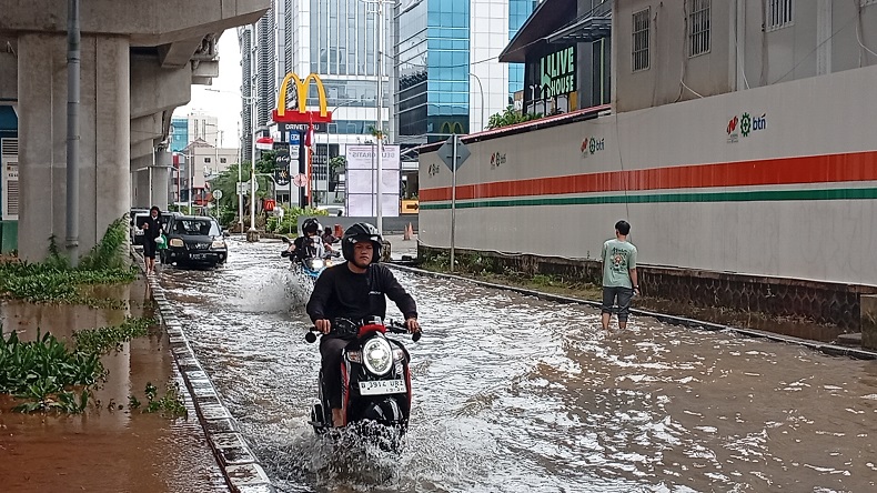 Banjir Jakarta Berangsur Surut, Masih Ada 15 RT Tergenang Air