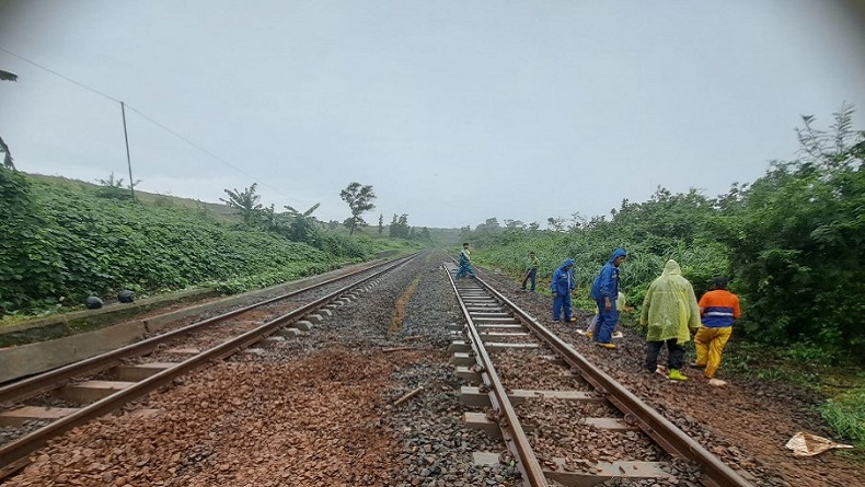 6 Perjalanan KA di Batang Terganggu, Imbas Luapan Air di Stasiun Krengseng-Plabuan