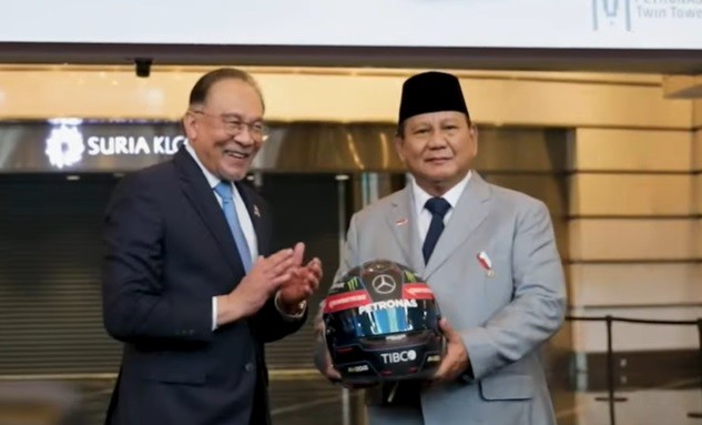 Misteri Helm F1 Prabowo Subianto Pemberian PM Malaysia Anwar Ibrahim, Ini yang Membuatnya Spesial