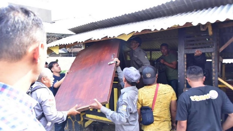 Polisi Bongkar Kios Obat Terlarang di Bojong Koneng Bandung, Pemiliknya Ditangkap